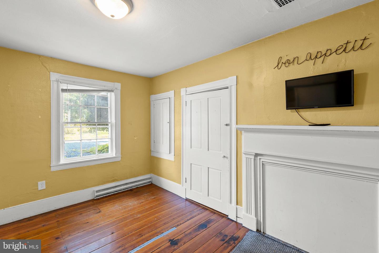 201 CAPON ST, STRASBURG, Virginia 22657, 4 Bedrooms Bedrooms, 10 Rooms Rooms,2 BathroomsBathrooms,Residential,For sale,201 CAPON ST,VASH2011322 MLS # VASH2011322