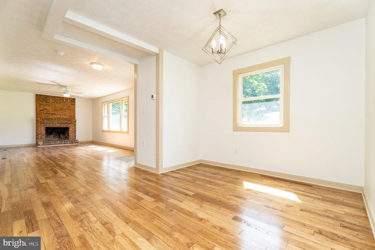 192 JACKSON AVE, NEW MARKET, Virginia 22844, 4 Bedrooms Bedrooms, ,2 BathroomsBathrooms,Residential,For sale,192 JACKSON AVE,VASH2011336 MLS # VASH2011336