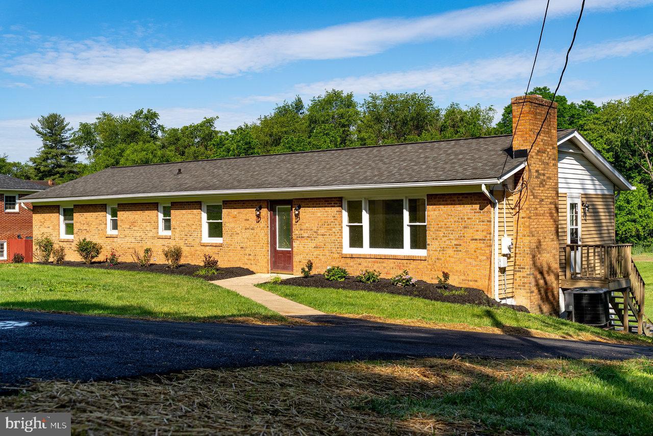 192 JACKSON AVE, NEW MARKET, Virginia 22844, 4 Bedrooms Bedrooms, ,2 BathroomsBathrooms,Residential,For sale,192 JACKSON AVE,VASH2011336 MLS # VASH2011336