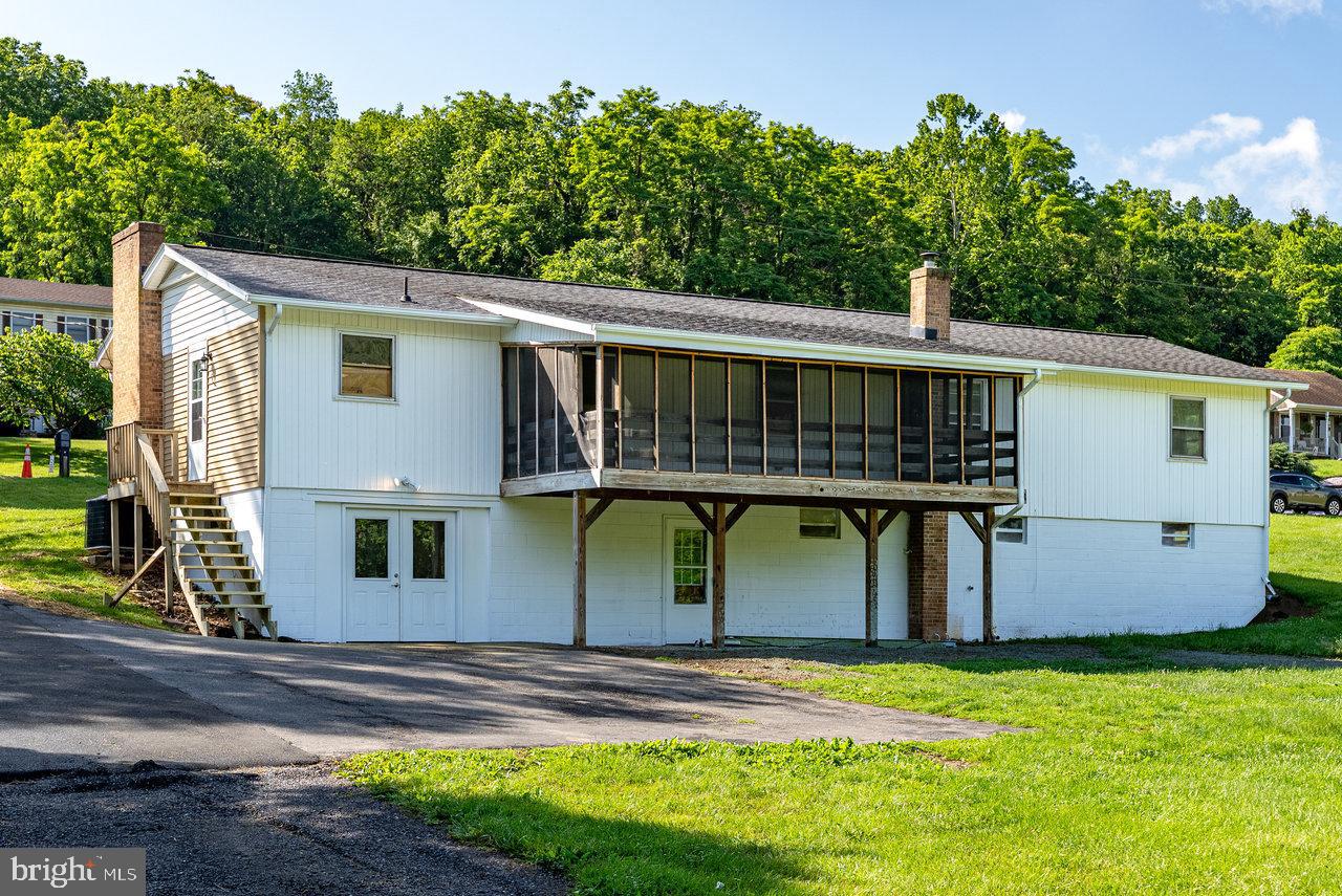 192 JACKSON AVE, NEW MARKET, Virginia 22844, 4 Bedrooms Bedrooms, ,2 BathroomsBathrooms,Residential,For sale,192 JACKSON AVE,VASH2011336 MLS # VASH2011336