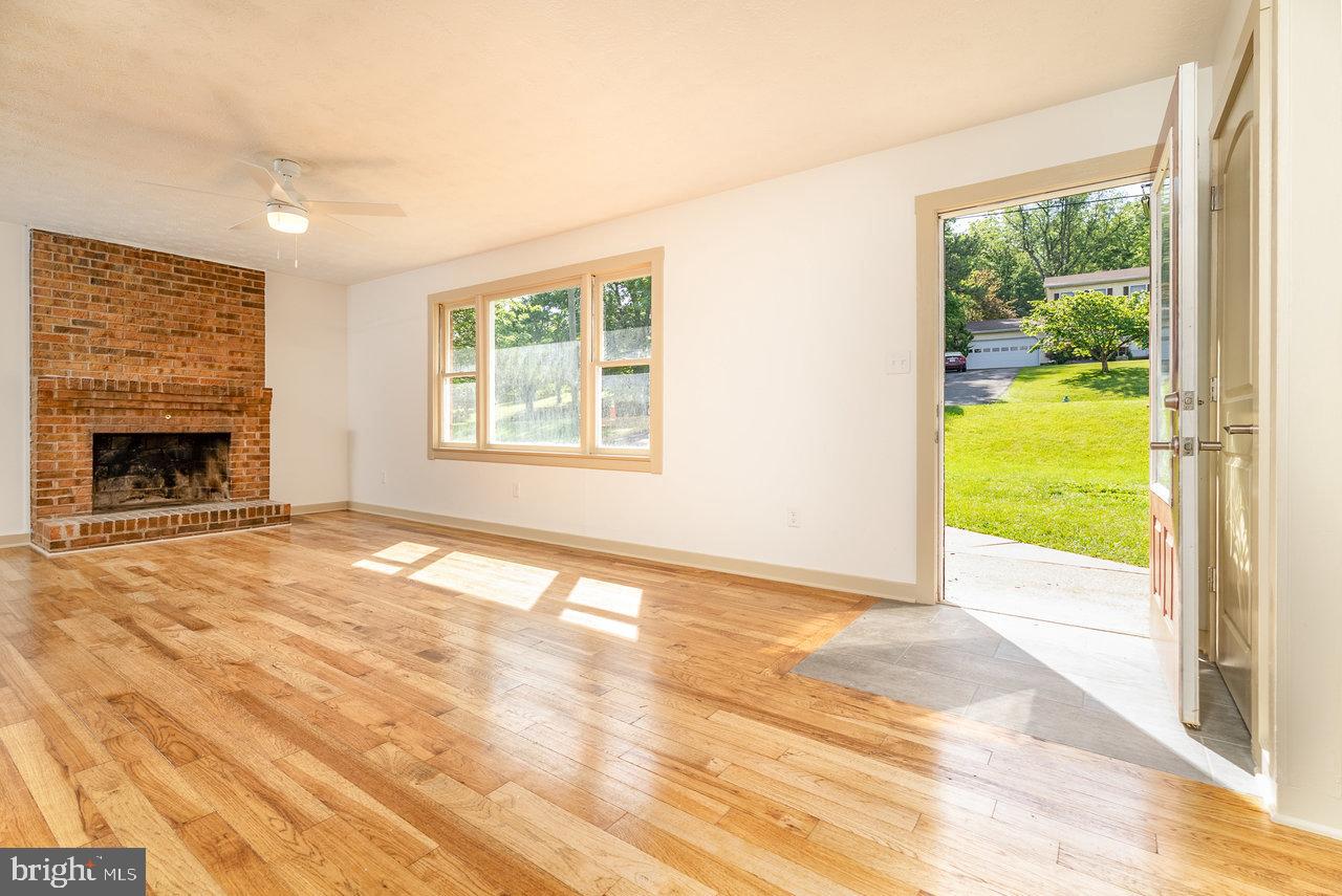 192 JACKSON AVE, NEW MARKET, Virginia 22844, 4 Bedrooms Bedrooms, ,2 BathroomsBathrooms,Residential,For sale,192 JACKSON AVE,VASH2011336 MLS # VASH2011336
