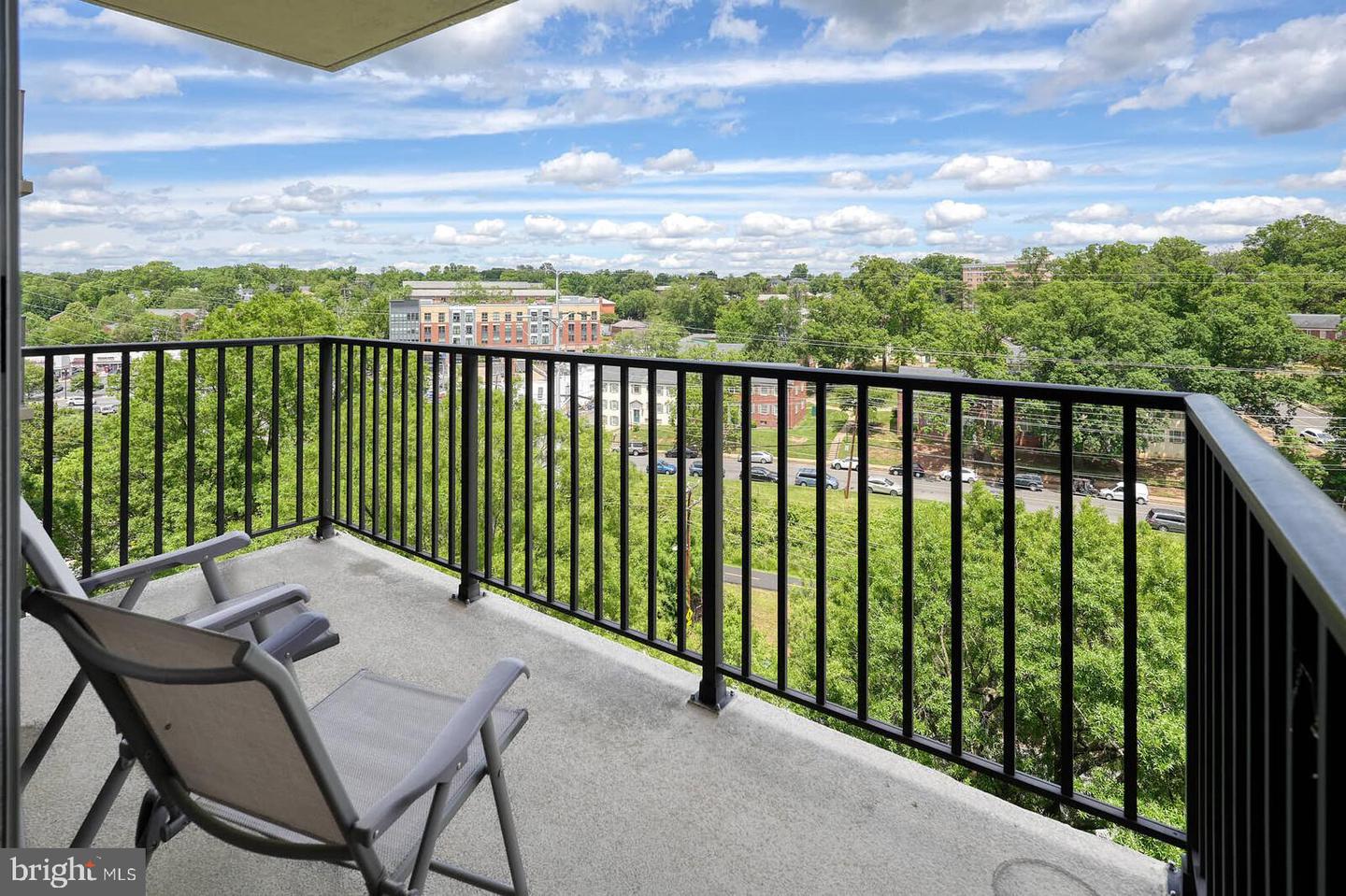 4600 S FOUR MILE RUN DR #907, ARLINGTON, Virginia 22204, 1 Bedroom Bedrooms, ,1 BathroomBathrooms,Residential,For sale,4600 S FOUR MILE RUN DR #907,VAAR2057284 MLS # VAAR2057284