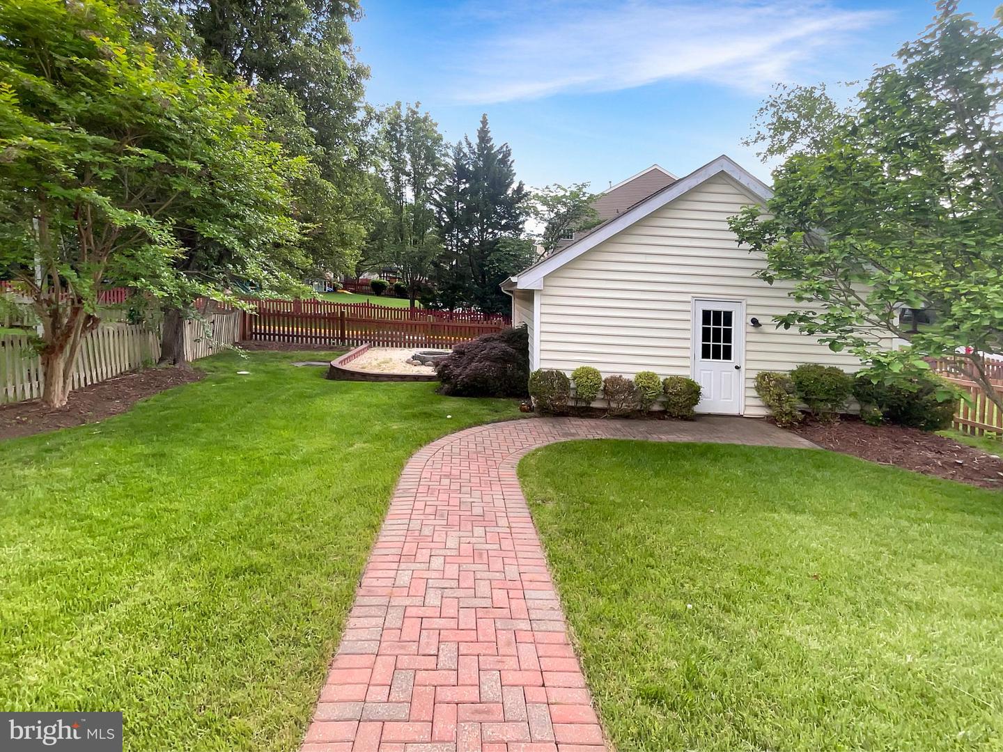 26124 FLINTONBRIDGE DR, CHANTILLY, Virginia 20152, 3 Bedrooms Bedrooms, ,2 BathroomsBathrooms,Residential,For sale,26124 FLINTONBRIDGE DR,VALO2096360 MLS # VALO2096360