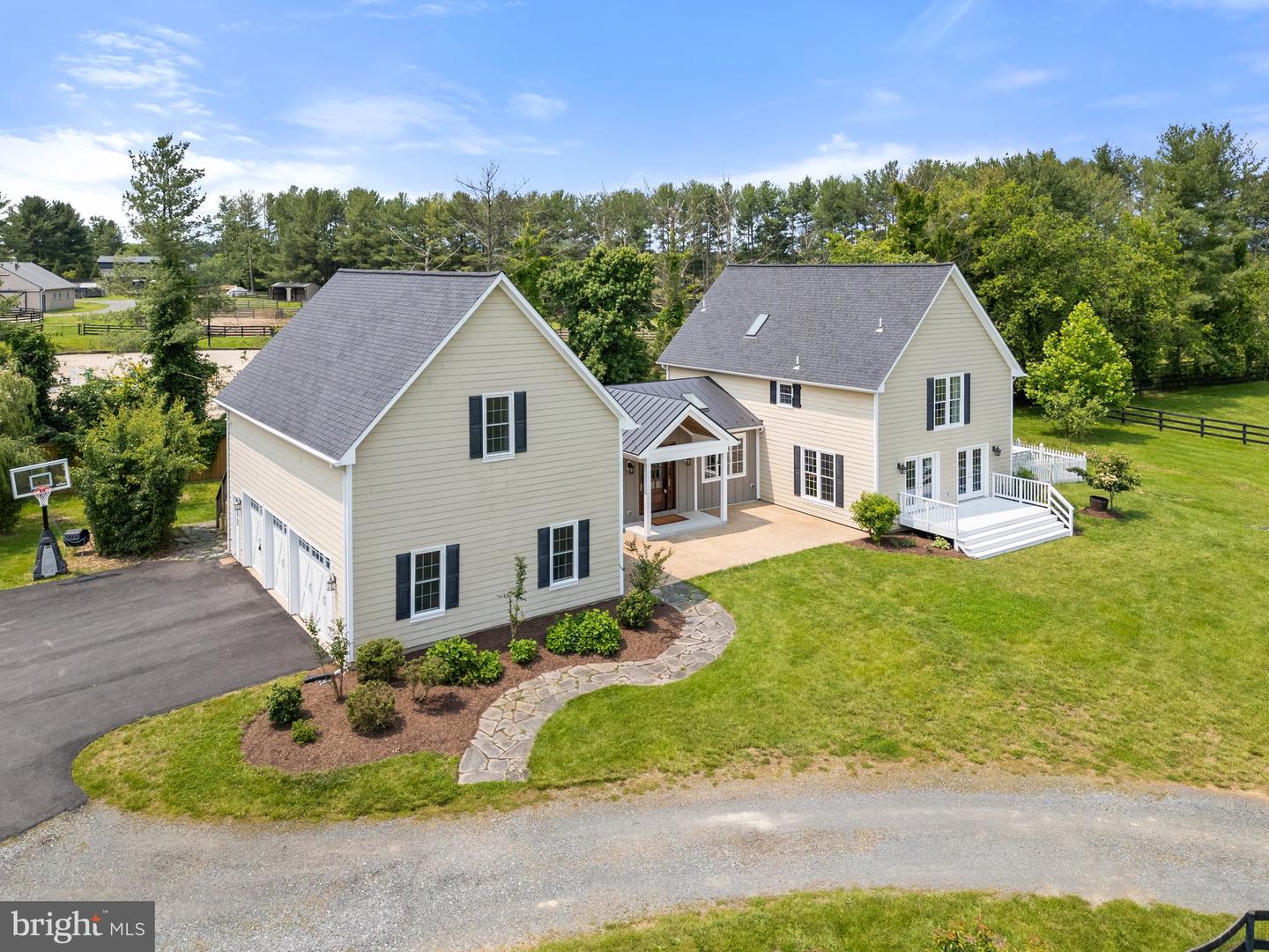 21073 ST LOUIS RD, MIDDLEBURG, Virginia 20117, 4 Bedrooms Bedrooms, ,3 BathroomsBathrooms,Residential,For sale,21073 ST LOUIS RD,VALO2096552 MLS # VALO2096552