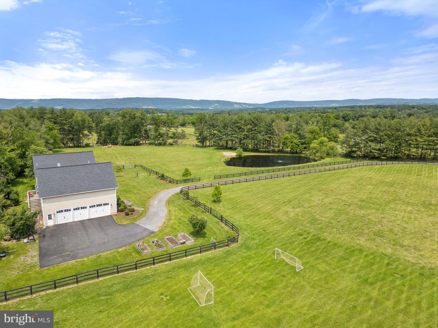 21073 ST LOUIS RD, MIDDLEBURG, Virginia 20117, 4 Bedrooms Bedrooms, ,3 BathroomsBathrooms,Residential,For sale,21073 ST LOUIS RD,VALO2096552 MLS # VALO2096552