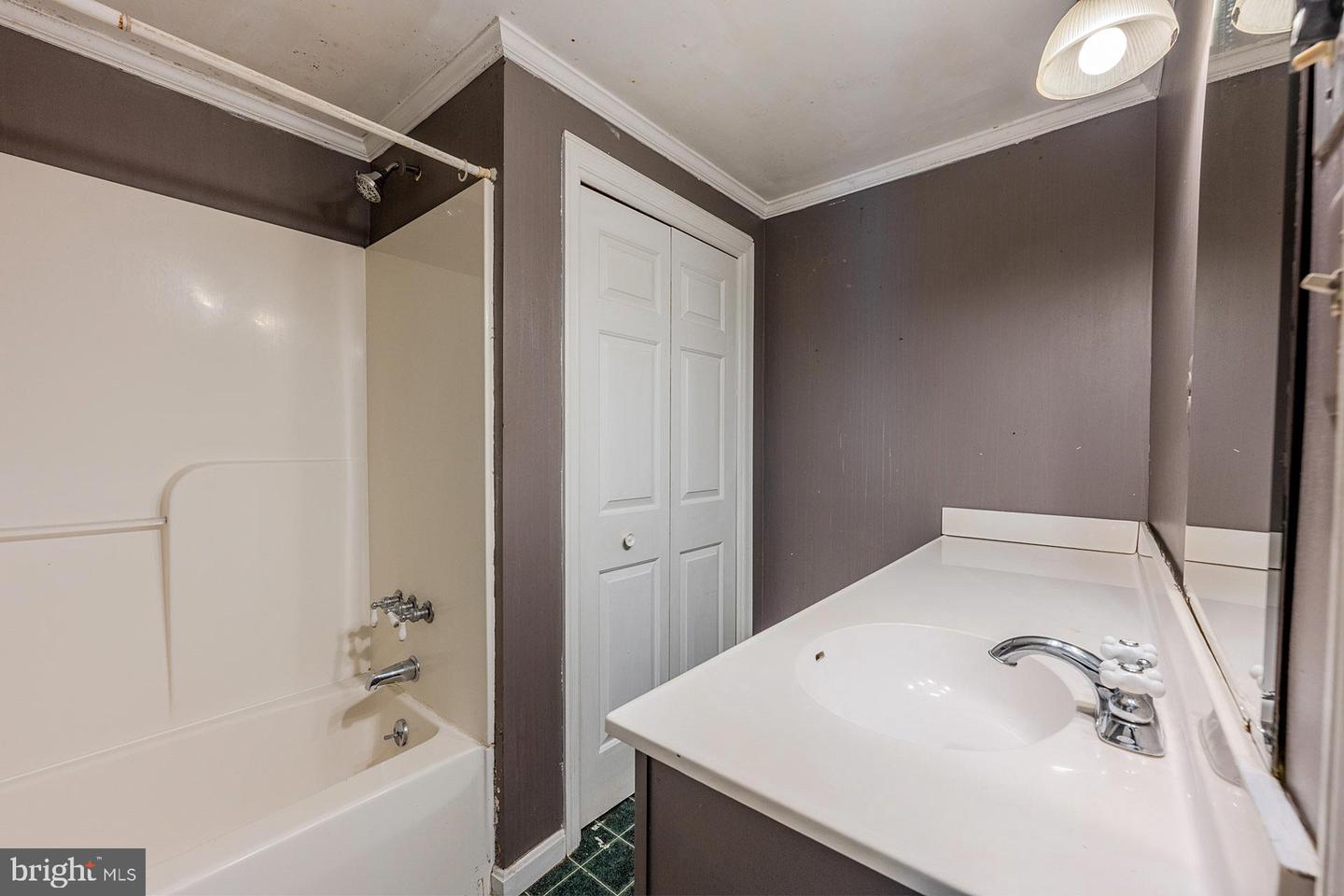 484 VIEWTOWN RD, AMISSVILLE, Virginia 20106, 4 Bedrooms Bedrooms, ,3 BathroomsBathrooms,Residential,For sale,484 VIEWTOWN RD,VARP2002094 MLS # VARP2002094
