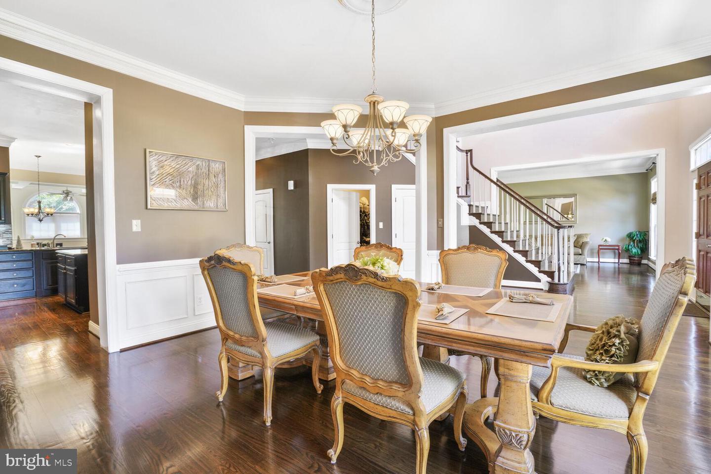 2830 NORBORNE PL, OAKTON, Virginia 22124, 4 Bedrooms Bedrooms, ,4 BathroomsBathrooms,Residential,For sale,2830 NORBORNE PL,VAFX2242230 MLS # VAFX2242230