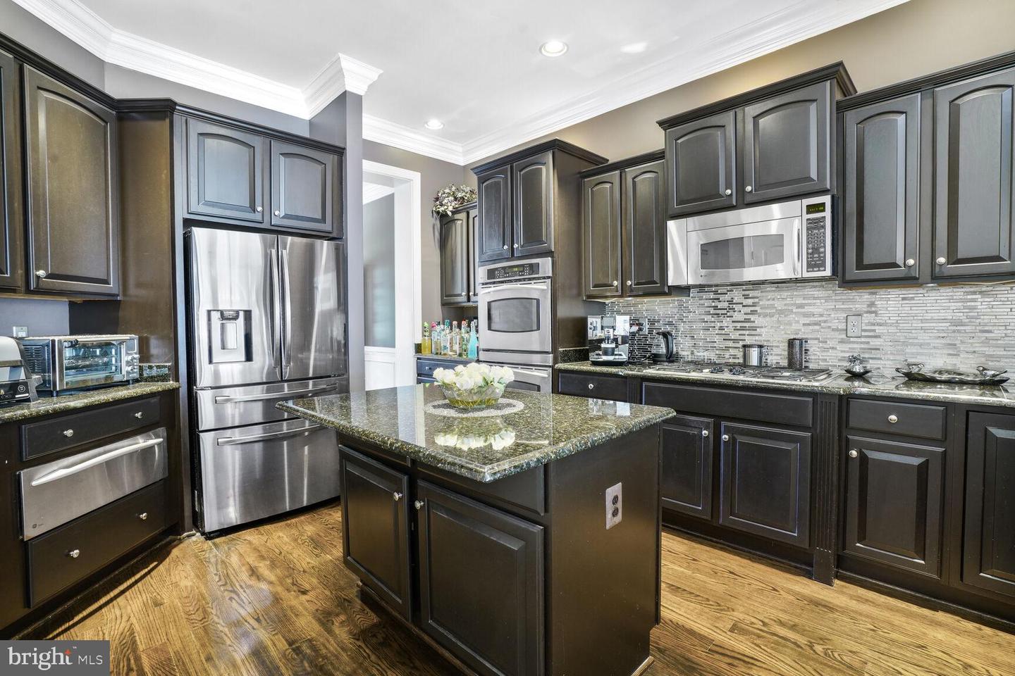 2830 NORBORNE PL, OAKTON, Virginia 22124, 4 Bedrooms Bedrooms, ,4 BathroomsBathrooms,Residential,For sale,2830 NORBORNE PL,VAFX2242230 MLS # VAFX2242230