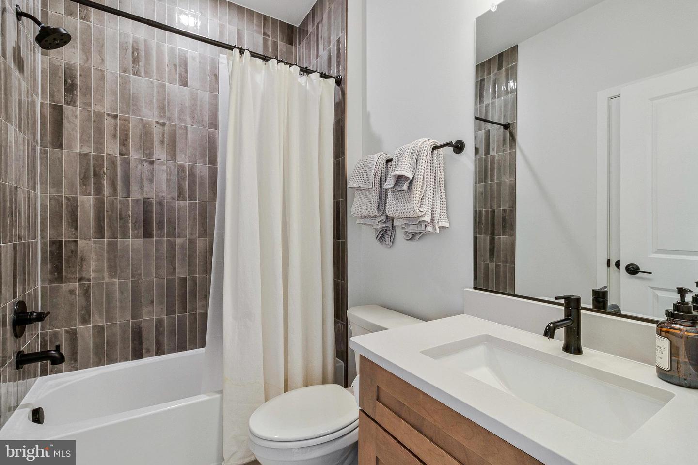 4918 CUMBERLAND ST, ALEXANDRIA, Virginia 22304, 3 Bedrooms Bedrooms, ,3 BathroomsBathrooms,Residential,For sale,4918 CUMBERLAND ST,VAAX2045584 MLS # VAAX2045584