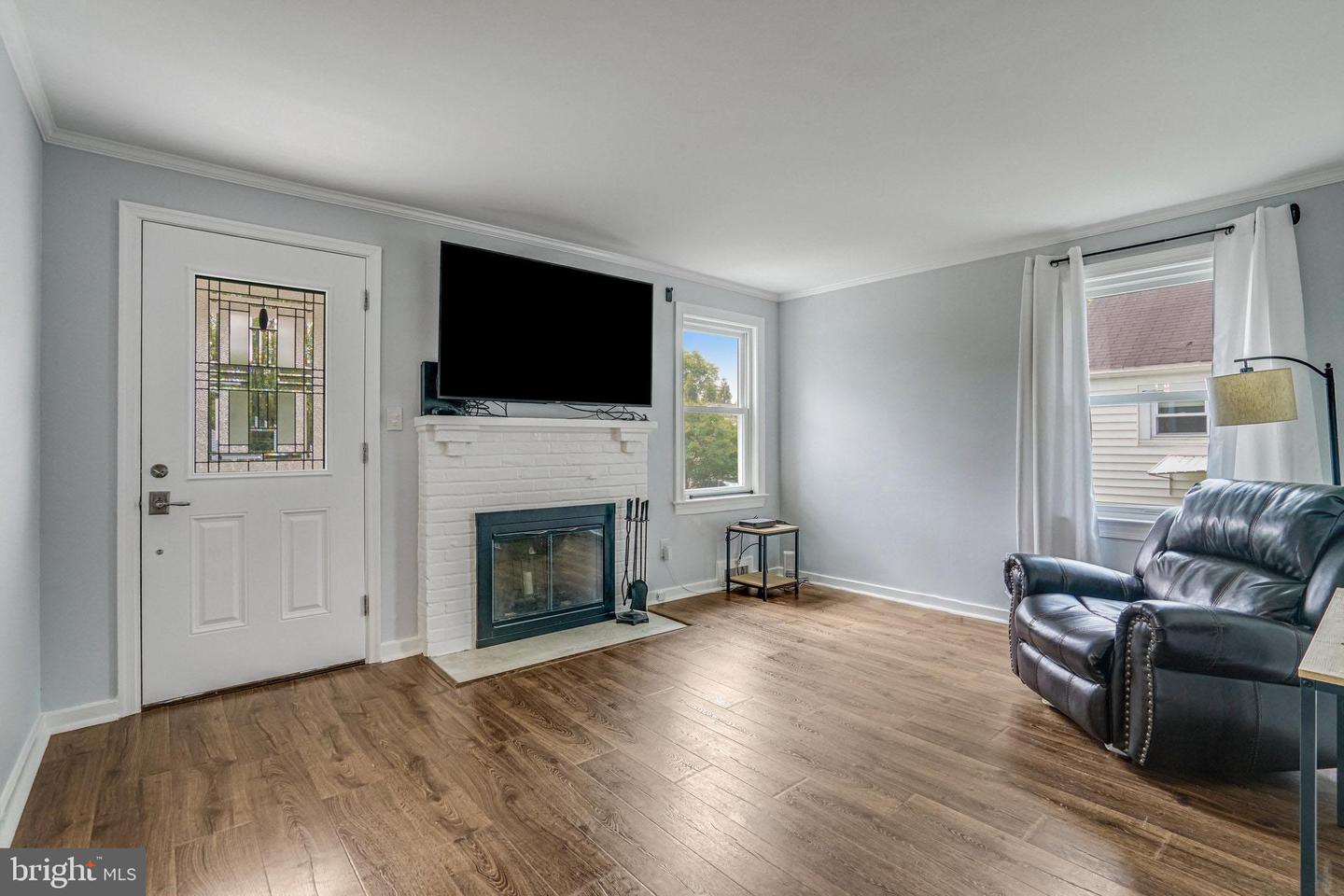 2900 BROOK DR, FALLS CHURCH, Virginia 22042, 4 Bedrooms Bedrooms, ,1 BathroomBathrooms,Residential,For sale,2900 BROOK DR,VAFX2242672 MLS # VAFX2242672