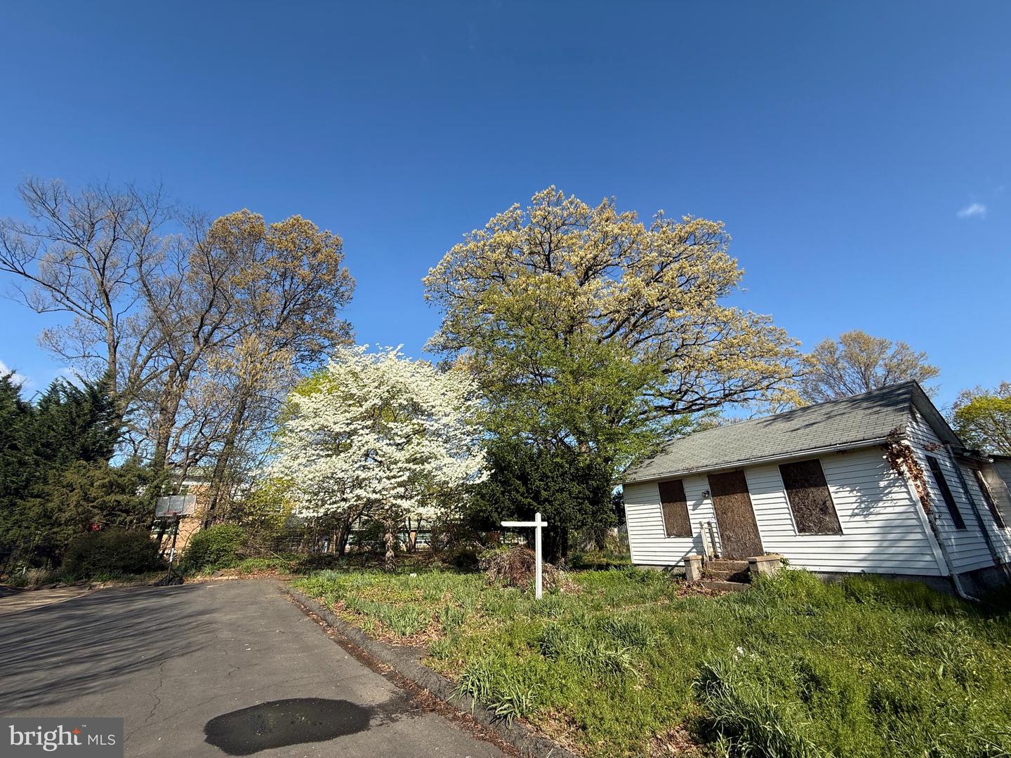 5941 4TH ST S, ARLINGTON, Virginia 22204, 2 Bedrooms Bedrooms, ,1 BathroomBathrooms,Residential,For sale,5941 4TH ST S,VAAR2058142 MLS # VAAR2058142