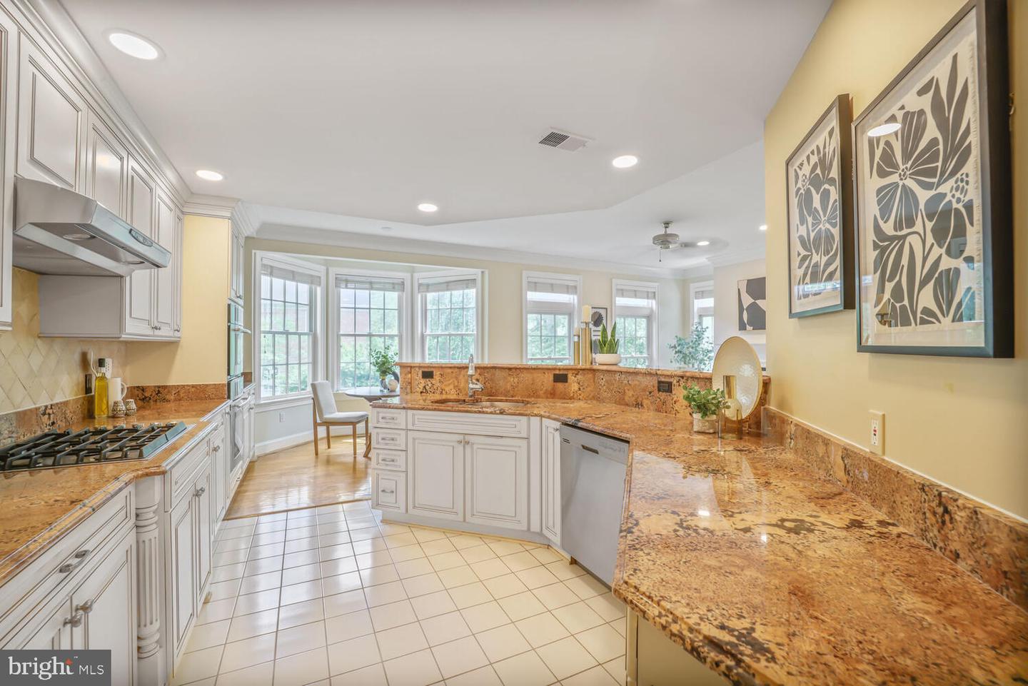2053 MAYFAIR MCLEAN, FALLS CHURCH, Virginia 22043, 3 Bedrooms Bedrooms, ,3 BathroomsBathrooms,Residential,For sale,2053 MAYFAIR MCLEAN,VAFX2243542 MLS # VAFX2243542