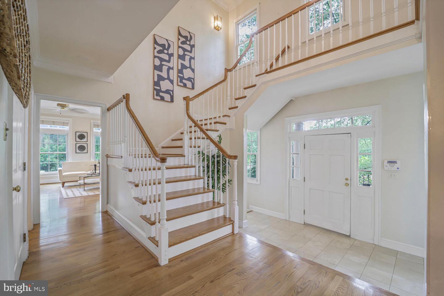 2053 MAYFAIR MCLEAN, FALLS CHURCH, Virginia 22043, 3 Bedrooms Bedrooms, ,3 BathroomsBathrooms,Residential,For sale,2053 MAYFAIR MCLEAN,VAFX2243542 MLS # VAFX2243542