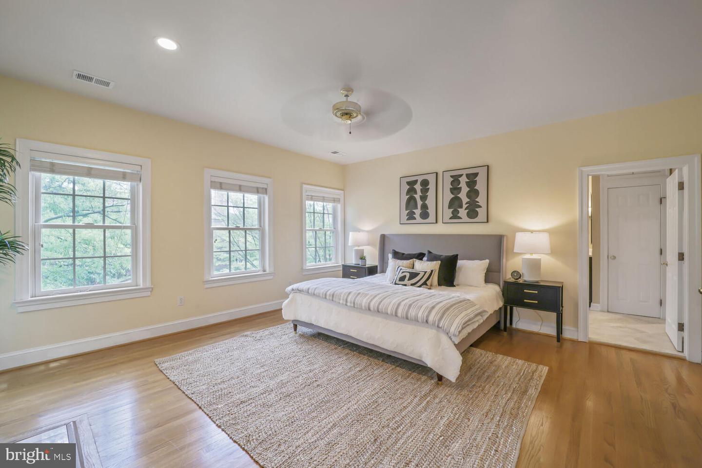 2053 MAYFAIR MCLEAN, FALLS CHURCH, Virginia 22043, 3 Bedrooms Bedrooms, ,3 BathroomsBathrooms,Residential,For sale,2053 MAYFAIR MCLEAN,VAFX2243542 MLS # VAFX2243542