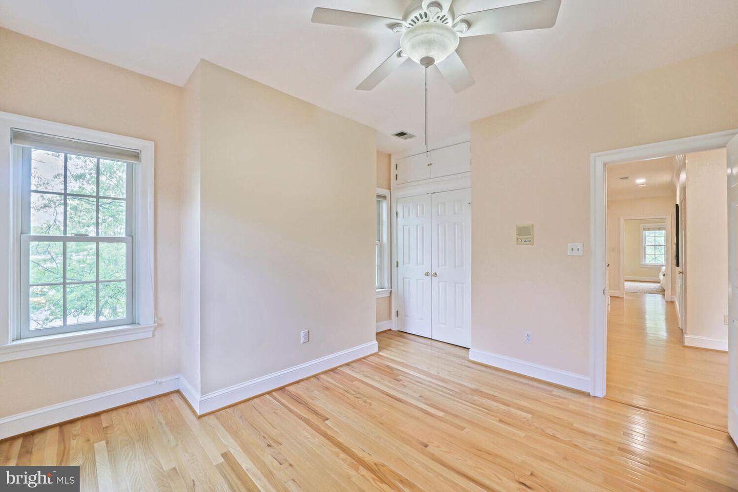 2053 MAYFAIR MCLEAN, FALLS CHURCH, Virginia 22043, 3 Bedrooms Bedrooms, ,3 BathroomsBathrooms,Residential,For sale,2053 MAYFAIR MCLEAN,VAFX2243542 MLS # VAFX2243542