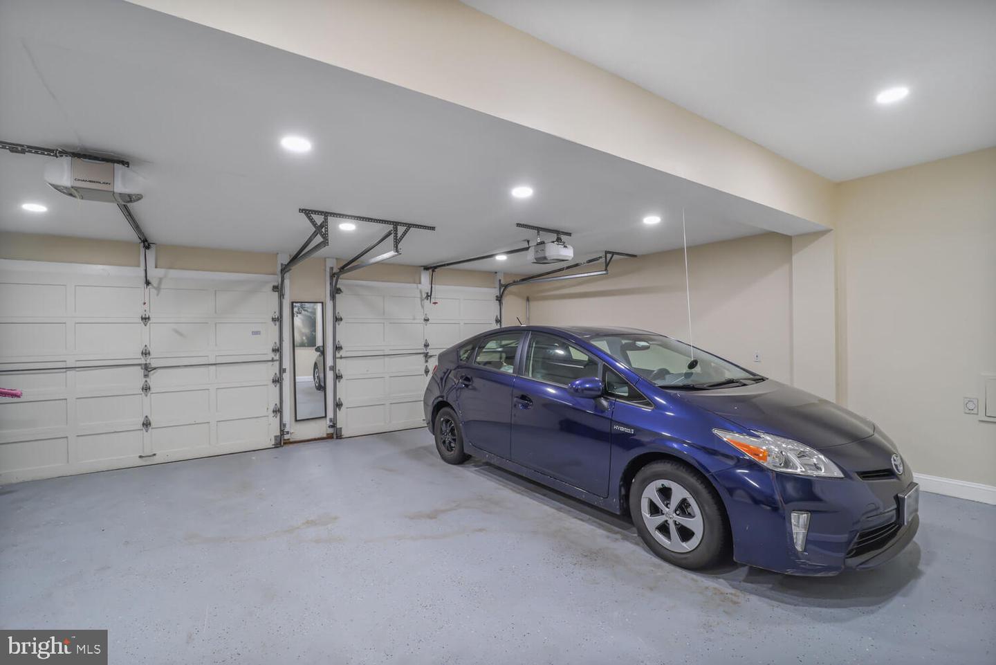 2053 MAYFAIR MCLEAN, FALLS CHURCH, Virginia 22043, 3 Bedrooms Bedrooms, ,3 BathroomsBathrooms,Residential,For sale,2053 MAYFAIR MCLEAN,VAFX2243542 MLS # VAFX2243542