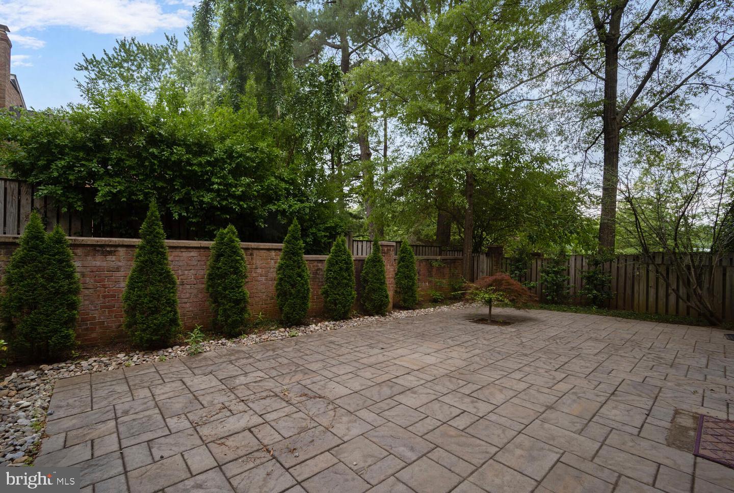 2053 MAYFAIR MCLEAN, FALLS CHURCH, Virginia 22043, 3 Bedrooms Bedrooms, ,3 BathroomsBathrooms,Residential,For sale,2053 MAYFAIR MCLEAN,VAFX2243542 MLS # VAFX2243542