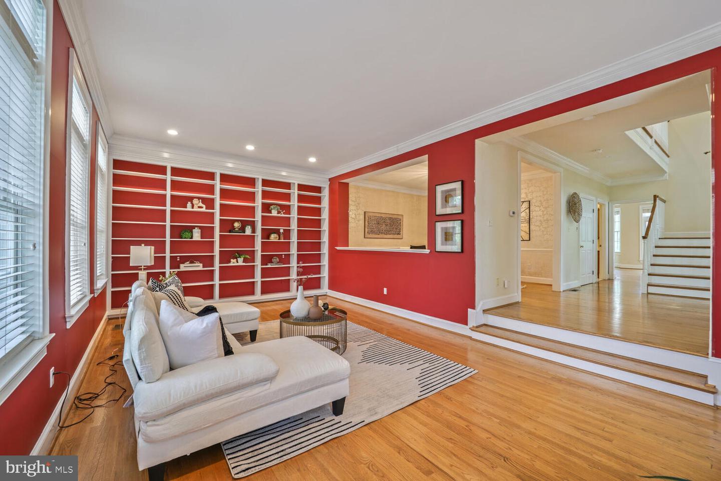 2053 MAYFAIR MCLEAN, FALLS CHURCH, Virginia 22043, 3 Bedrooms Bedrooms, ,3 BathroomsBathrooms,Residential,For sale,2053 MAYFAIR MCLEAN,VAFX2243542 MLS # VAFX2243542