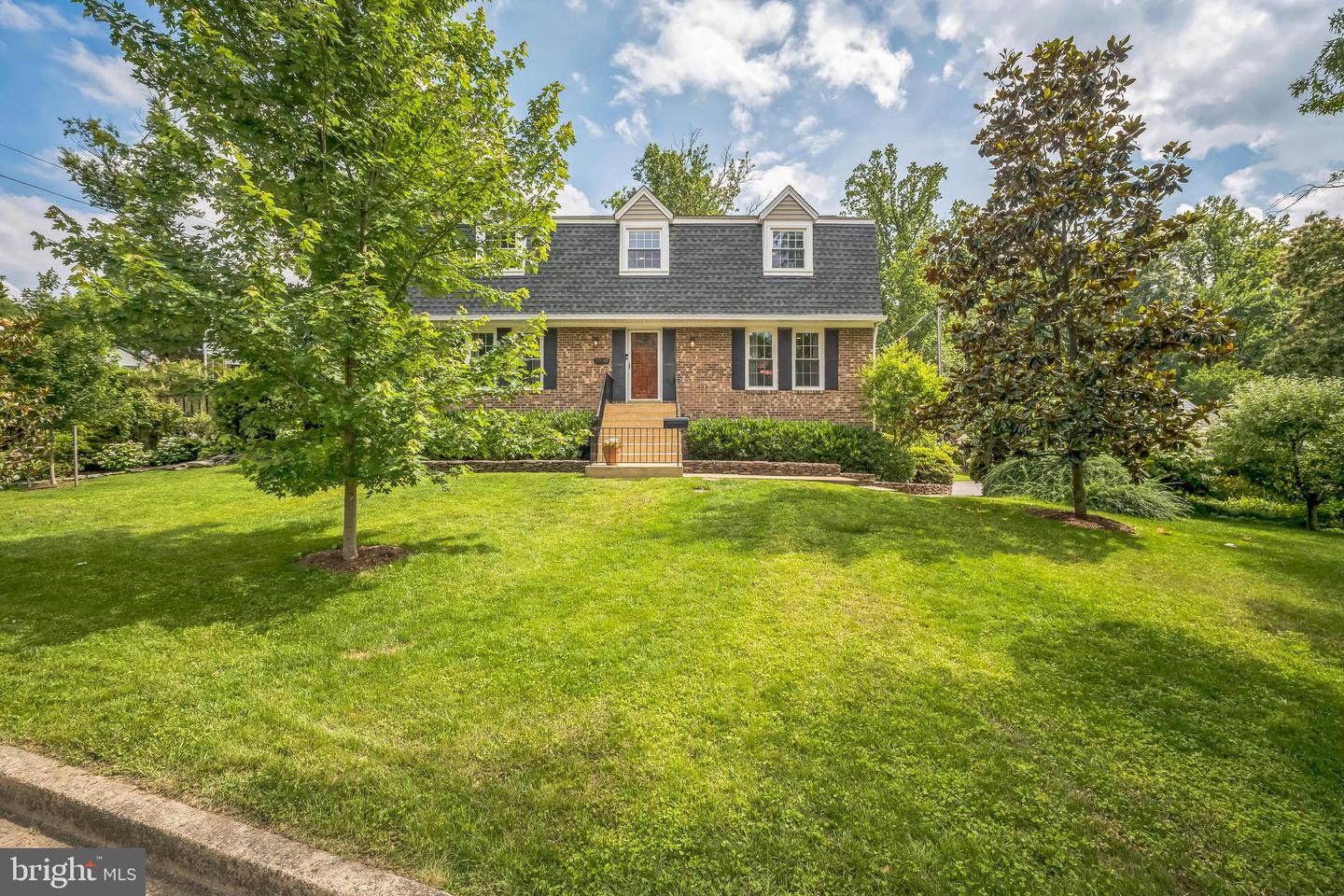 3930 6TH ST S, ARLINGTON, Virginia 22204, 4 Bedrooms Bedrooms, ,2 BathroomsBathrooms,Residential,For sale,3930 6TH ST S,VAAR2058326 MLS # VAAR2058326