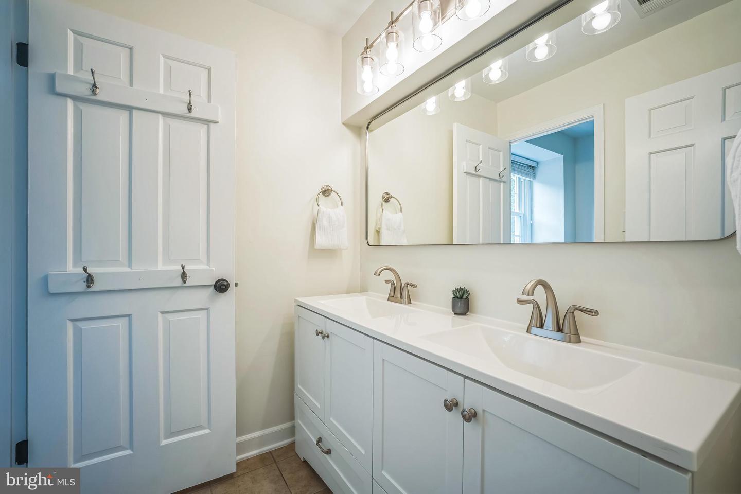 3930 6TH ST S, ARLINGTON, Virginia 22204, 4 Bedrooms Bedrooms, ,2 BathroomsBathrooms,Residential,For sale,3930 6TH ST S,VAAR2058326 MLS # VAAR2058326