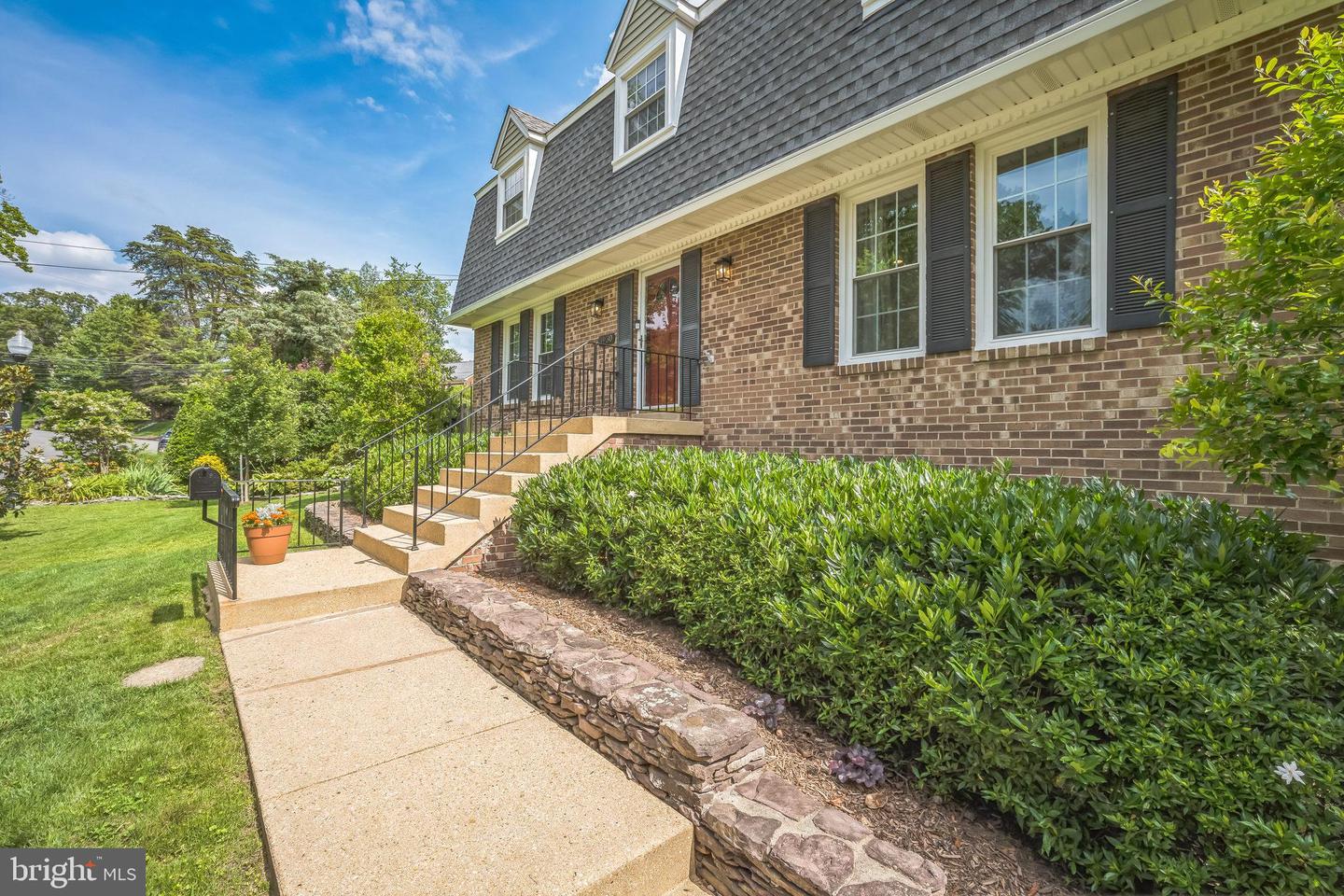 3930 6TH ST S, ARLINGTON, Virginia 22204, 4 Bedrooms Bedrooms, ,2 BathroomsBathrooms,Residential,For sale,3930 6TH ST S,VAAR2058326 MLS # VAAR2058326