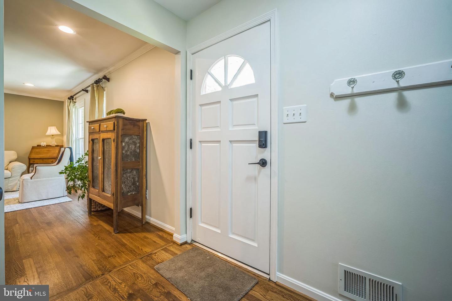 3930 6TH ST S, ARLINGTON, Virginia 22204, 4 Bedrooms Bedrooms, ,2 BathroomsBathrooms,Residential,For sale,3930 6TH ST S,VAAR2058326 MLS # VAAR2058326