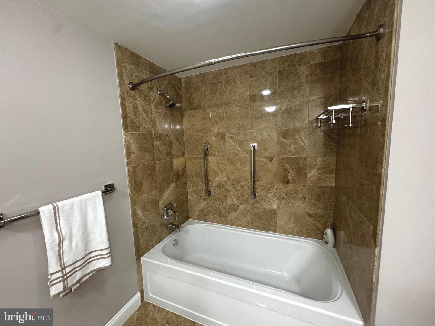 6301 EDSALL RD #224, ALEXANDRIA, Virginia 22312, 2 Bedrooms Bedrooms, ,2 BathroomsBathrooms,Residential,For sale,6301 EDSALL RD #224,VAFX2243900 MLS # VAFX2243900