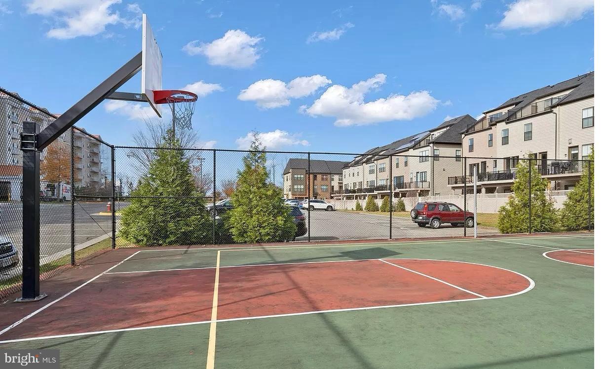 6301 EDSALL RD #224, ALEXANDRIA, Virginia 22312, 2 Bedrooms Bedrooms, ,2 BathroomsBathrooms,Residential,For sale,6301 EDSALL RD #224,VAFX2243900 MLS # VAFX2243900
