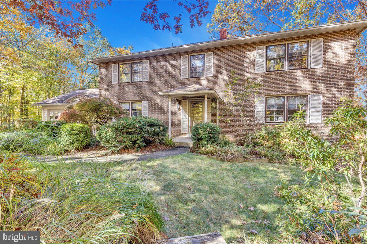 8150 WOLF RUN SHOALS RD, CLIFTON, Virginia 20124, 5 Bedrooms Bedrooms, ,3 BathroomsBathrooms,Residential,For sale,8150 WOLF RUN SHOALS RD,VAFX2243924 MLS # VAFX2243924