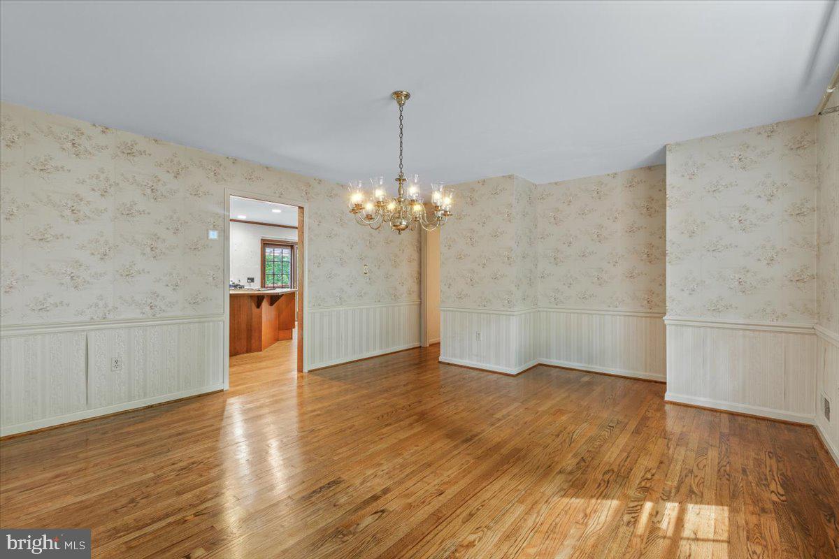8150 WOLF RUN SHOALS RD, CLIFTON, Virginia 20124, 5 Bedrooms Bedrooms, ,3 BathroomsBathrooms,Residential,For sale,8150 WOLF RUN SHOALS RD,VAFX2243924 MLS # VAFX2243924
