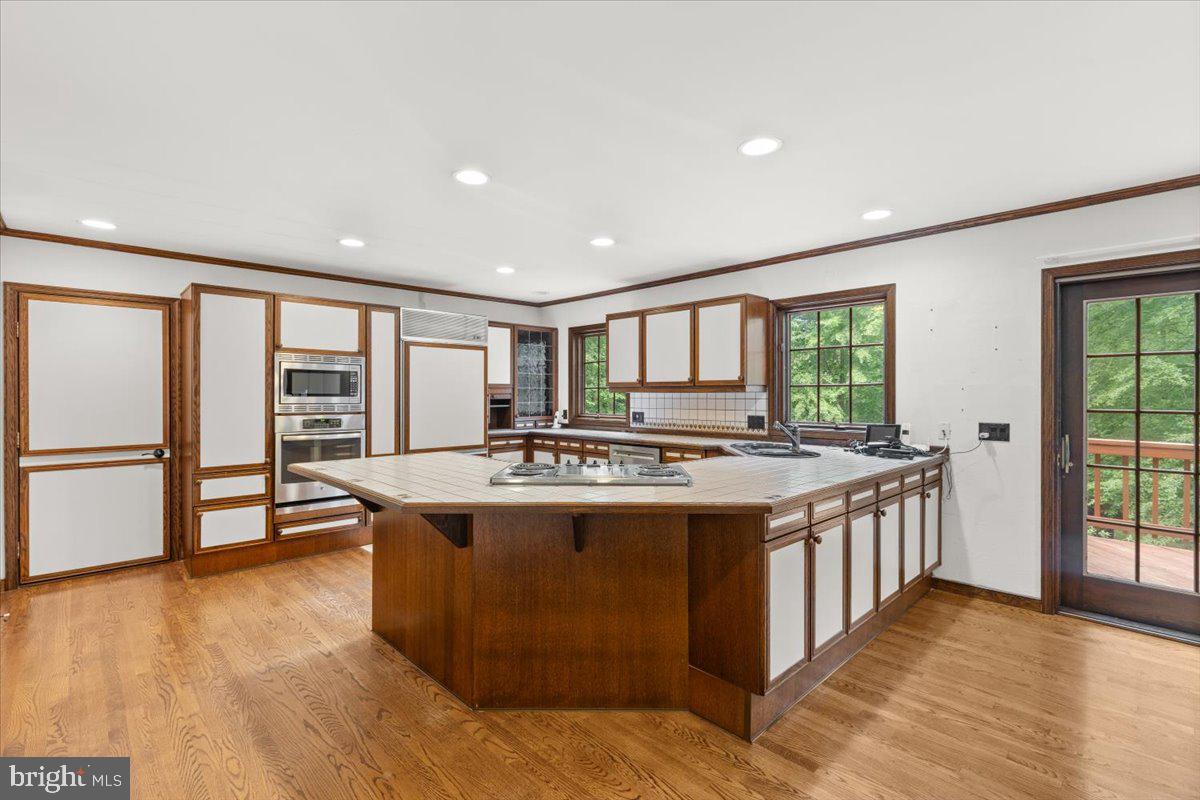 8150 WOLF RUN SHOALS RD, CLIFTON, Virginia 20124, 5 Bedrooms Bedrooms, ,3 BathroomsBathrooms,Residential,For sale,8150 WOLF RUN SHOALS RD,VAFX2243924 MLS # VAFX2243924