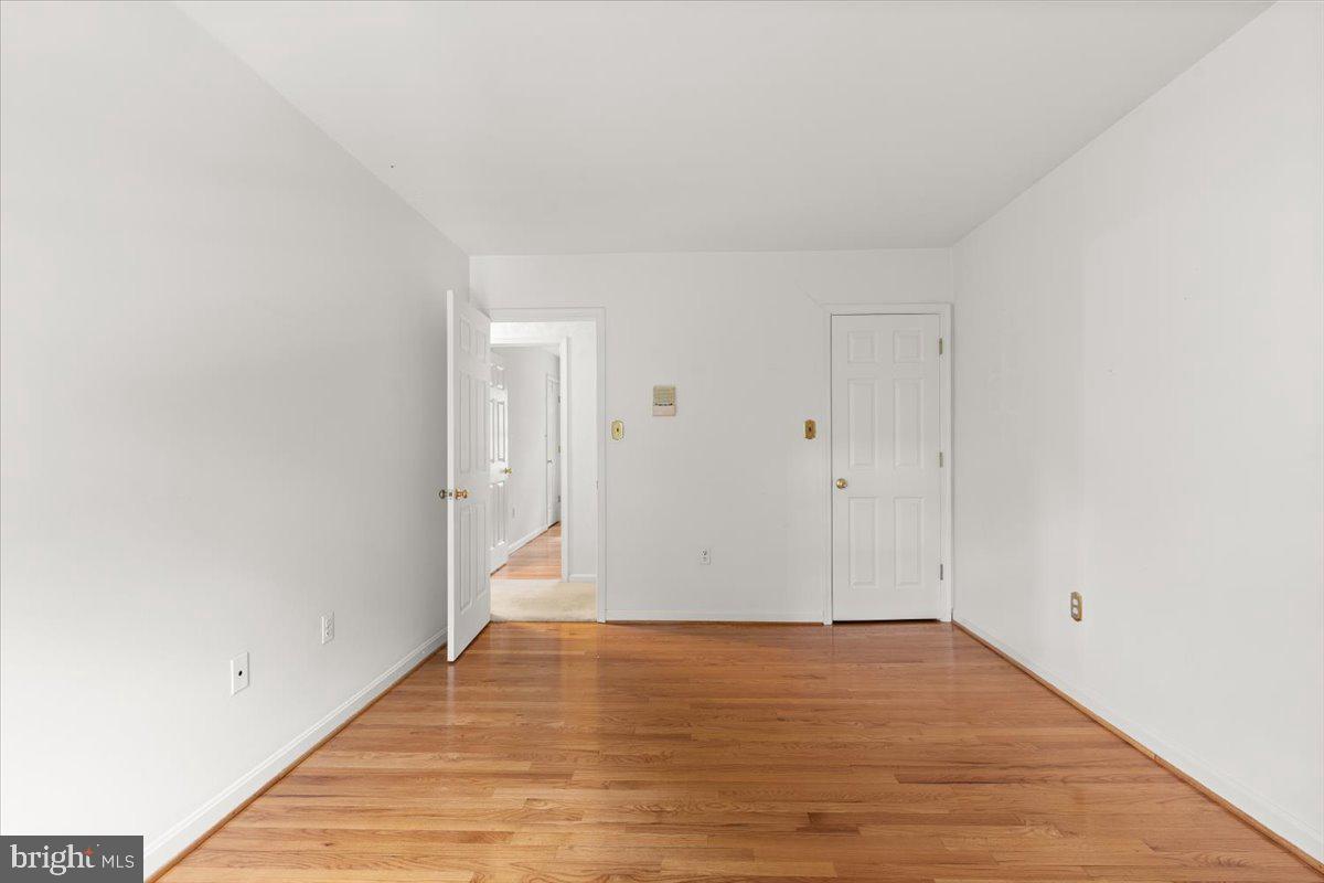 8150 WOLF RUN SHOALS RD, CLIFTON, Virginia 20124, 5 Bedrooms Bedrooms, ,3 BathroomsBathrooms,Residential,For sale,8150 WOLF RUN SHOALS RD,VAFX2243924 MLS # VAFX2243924