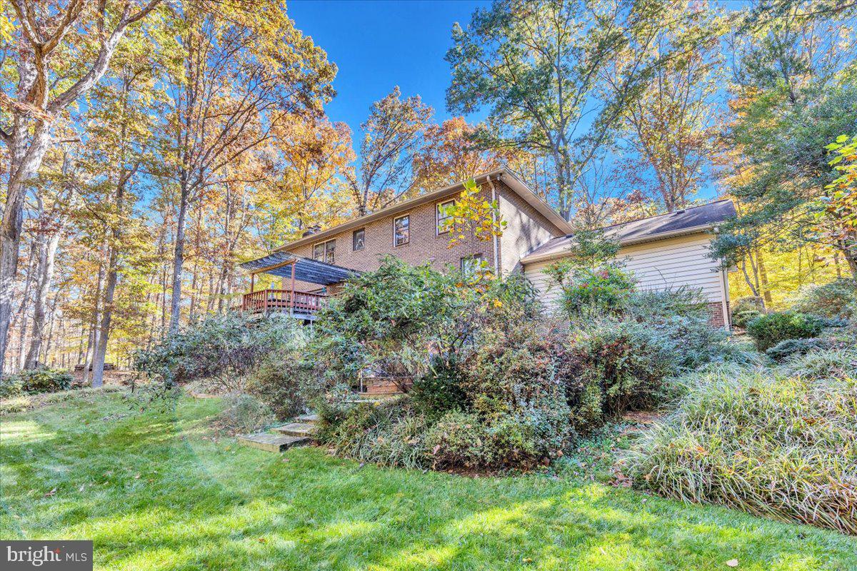8150 WOLF RUN SHOALS RD, CLIFTON, Virginia 20124, 5 Bedrooms Bedrooms, ,3 BathroomsBathrooms,Residential,For sale,8150 WOLF RUN SHOALS RD,VAFX2243924 MLS # VAFX2243924