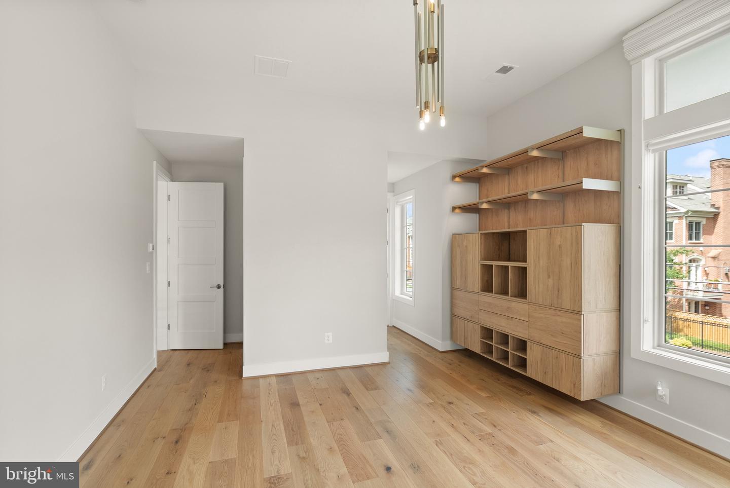 1554 DAVIDSON RD, MCLEAN, Virginia 22101, 5 Bedrooms Bedrooms, ,5 BathroomsBathrooms,Residential,For sale,1554 DAVIDSON RD,VAFX2244088 MLS # VAFX2244088
