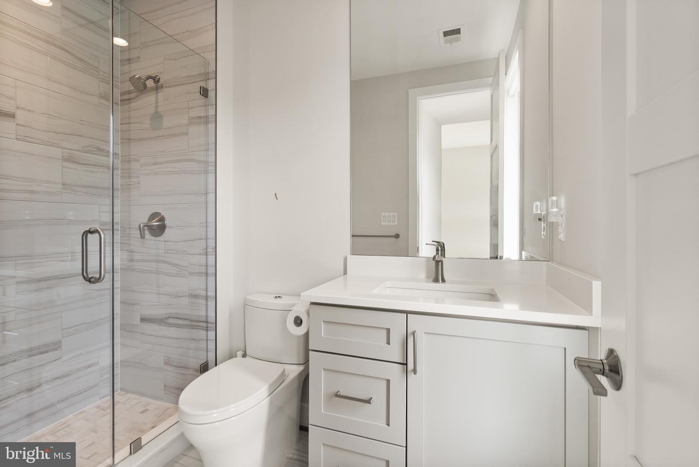 1554 DAVIDSON RD, MCLEAN, Virginia 22101, 5 Bedrooms Bedrooms, ,5 BathroomsBathrooms,Residential,For sale,1554 DAVIDSON RD,VAFX2244088 MLS # VAFX2244088