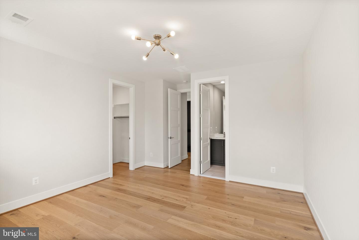 1554 DAVIDSON RD, MCLEAN, Virginia 22101, 5 Bedrooms Bedrooms, ,5 BathroomsBathrooms,Residential,For sale,1554 DAVIDSON RD,VAFX2244088 MLS # VAFX2244088