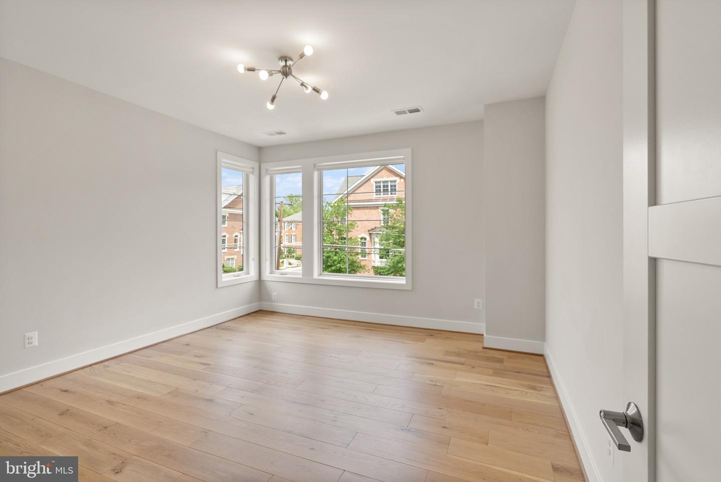 1554 DAVIDSON RD, MCLEAN, Virginia 22101, 5 Bedrooms Bedrooms, ,5 BathroomsBathrooms,Residential,For sale,1554 DAVIDSON RD,VAFX2244088 MLS # VAFX2244088