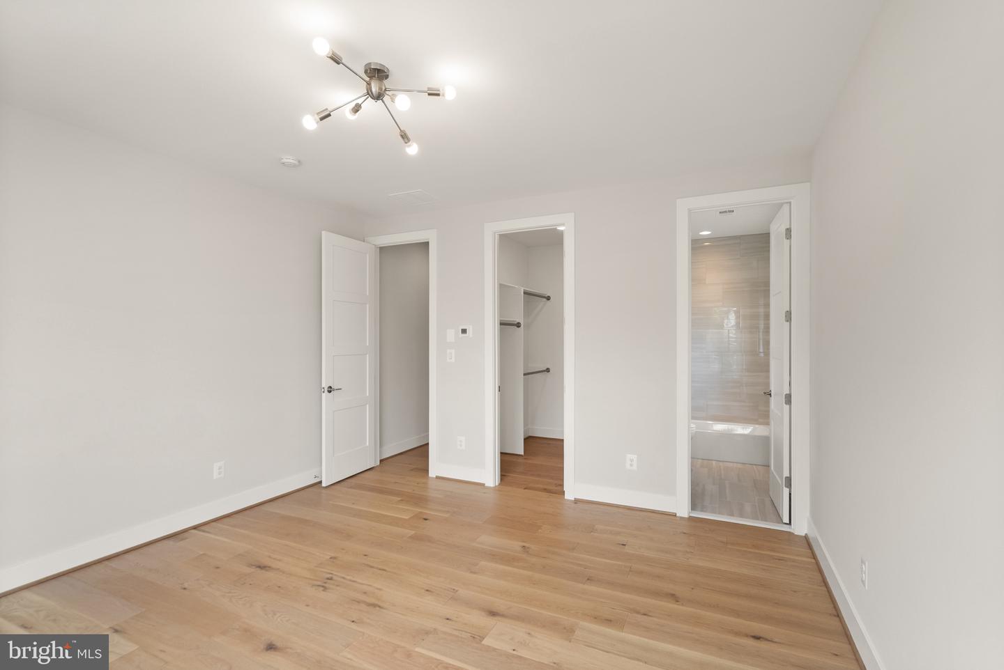1554 DAVIDSON RD, MCLEAN, Virginia 22101, 5 Bedrooms Bedrooms, ,5 BathroomsBathrooms,Residential,For sale,1554 DAVIDSON RD,VAFX2244088 MLS # VAFX2244088