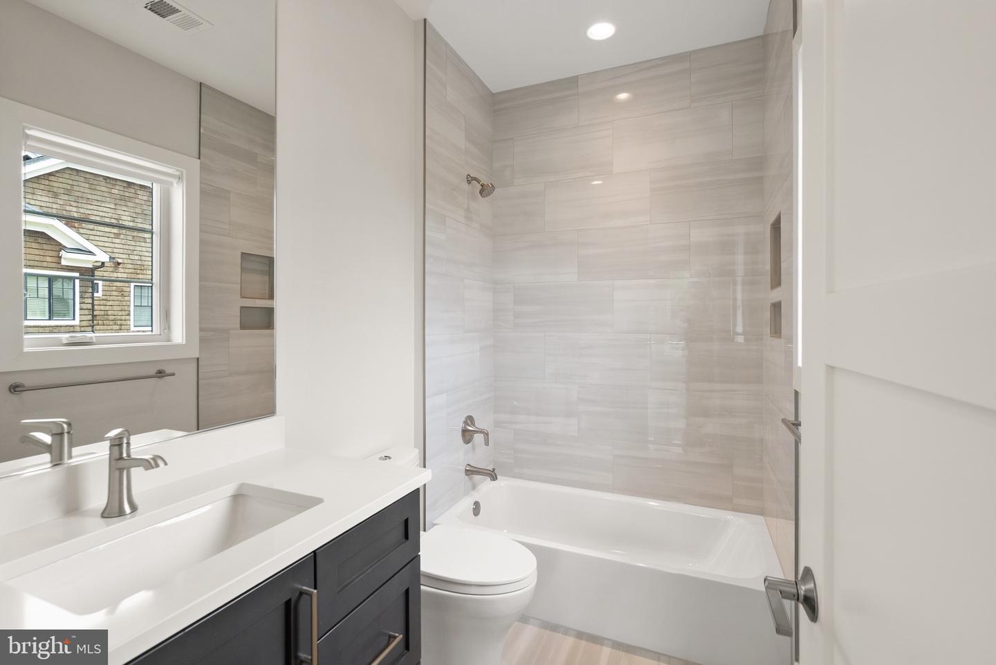 1554 DAVIDSON RD, MCLEAN, Virginia 22101, 5 Bedrooms Bedrooms, ,5 BathroomsBathrooms,Residential,For sale,1554 DAVIDSON RD,VAFX2244088 MLS # VAFX2244088