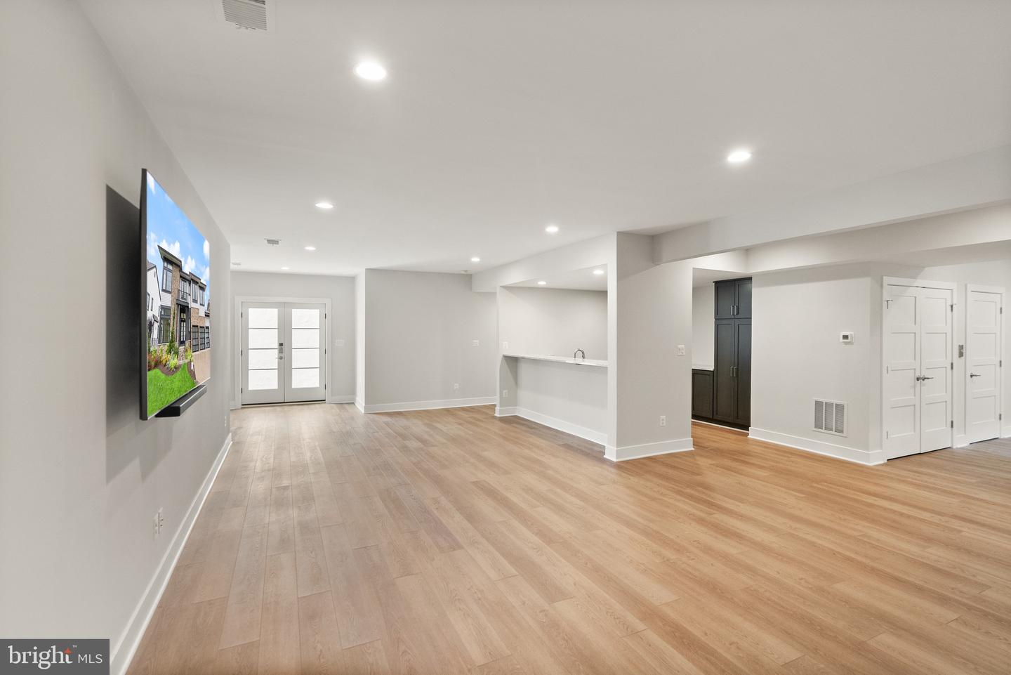 1554 DAVIDSON RD, MCLEAN, Virginia 22101, 5 Bedrooms Bedrooms, ,5 BathroomsBathrooms,Residential,For sale,1554 DAVIDSON RD,VAFX2244088 MLS # VAFX2244088