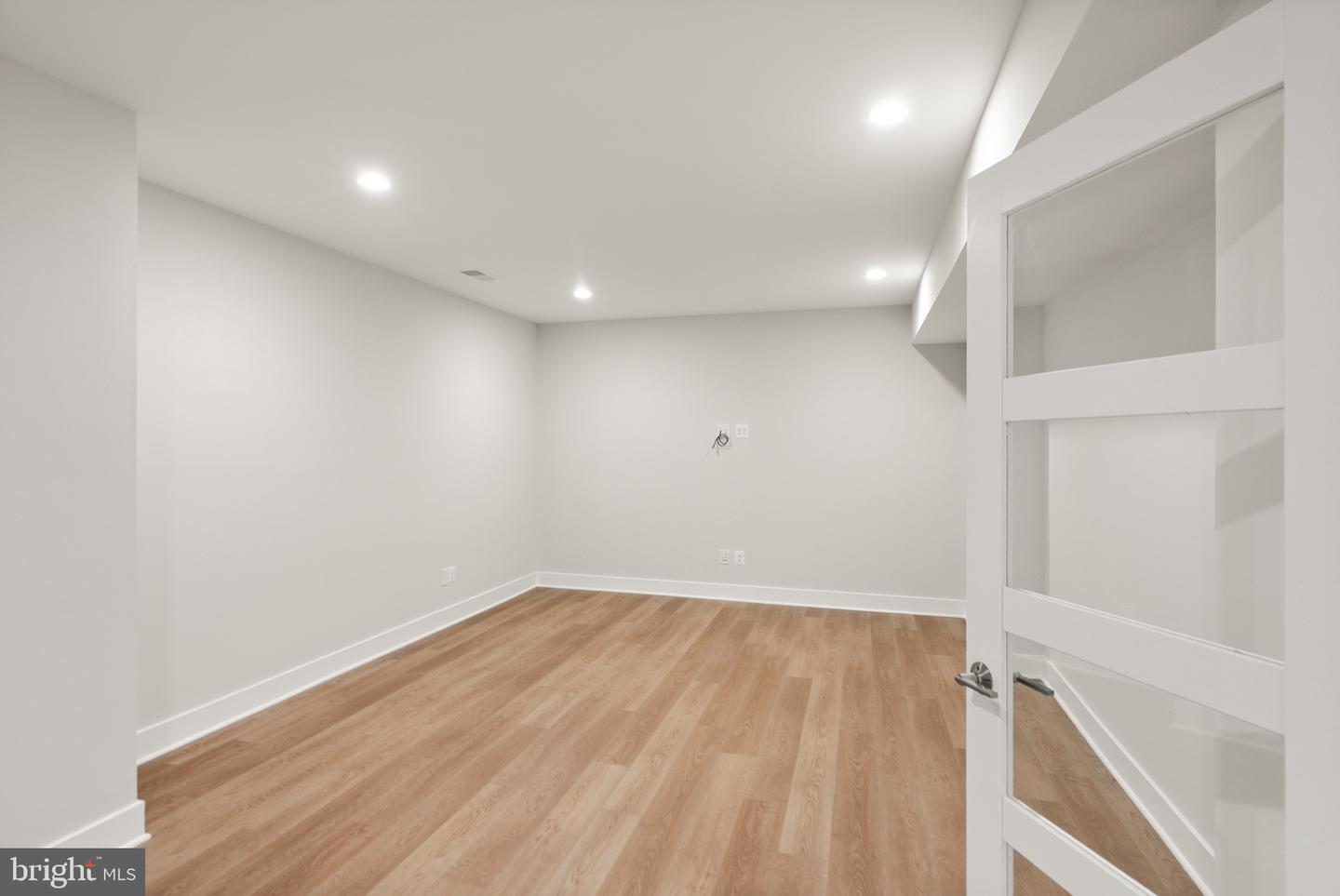 1554 DAVIDSON RD, MCLEAN, Virginia 22101, 5 Bedrooms Bedrooms, ,5 BathroomsBathrooms,Residential,For sale,1554 DAVIDSON RD,VAFX2244088 MLS # VAFX2244088