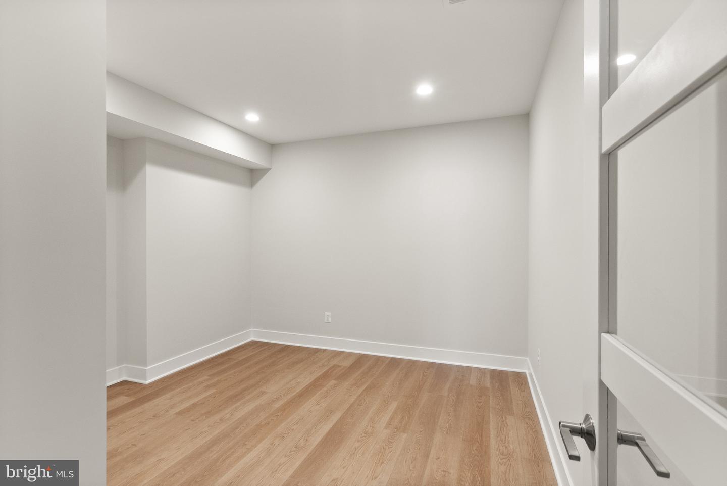 1554 DAVIDSON RD, MCLEAN, Virginia 22101, 5 Bedrooms Bedrooms, ,5 BathroomsBathrooms,Residential,For sale,1554 DAVIDSON RD,VAFX2244088 MLS # VAFX2244088
