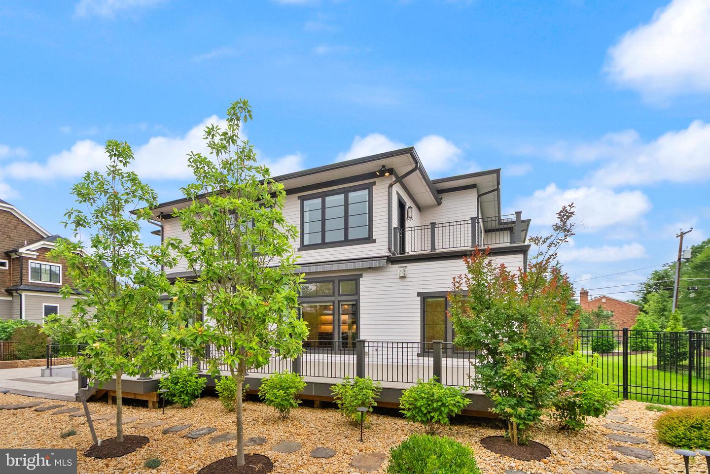 1554 DAVIDSON RD, MCLEAN, Virginia 22101, 5 Bedrooms Bedrooms, ,5 BathroomsBathrooms,Residential,For sale,1554 DAVIDSON RD,VAFX2244088 MLS # VAFX2244088