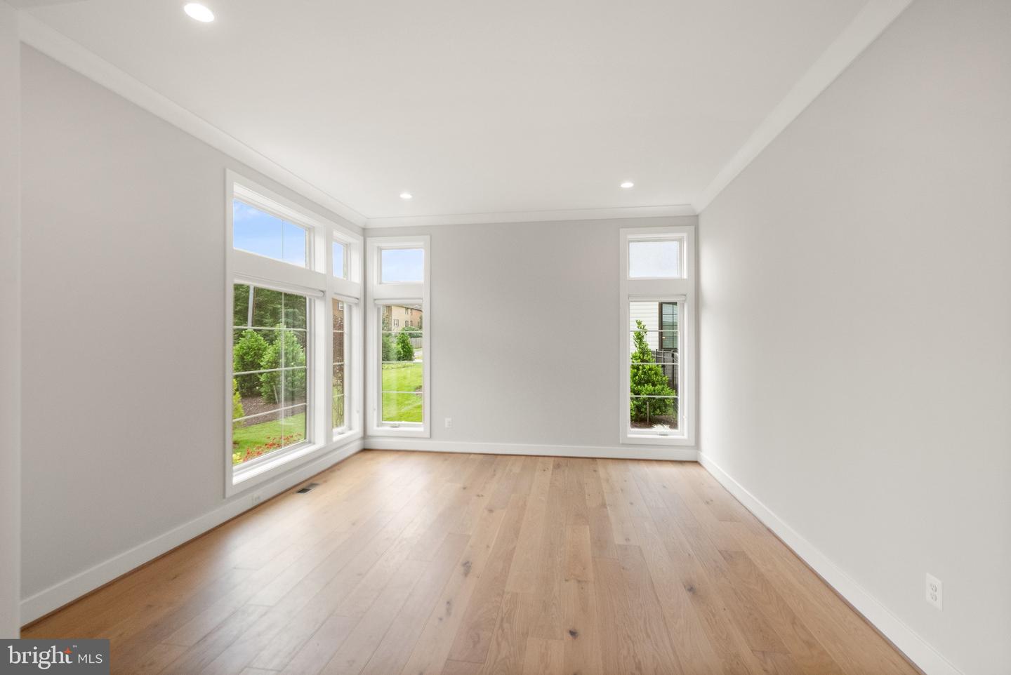 1554 DAVIDSON RD, MCLEAN, Virginia 22101, 5 Bedrooms Bedrooms, ,5 BathroomsBathrooms,Residential,For sale,1554 DAVIDSON RD,VAFX2244088 MLS # VAFX2244088