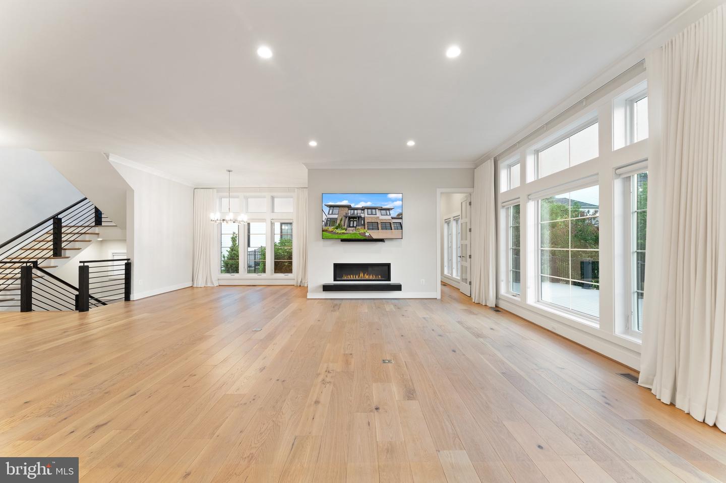 1554 DAVIDSON RD, MCLEAN, Virginia 22101, 5 Bedrooms Bedrooms, ,5 BathroomsBathrooms,Residential,For sale,1554 DAVIDSON RD,VAFX2244088 MLS # VAFX2244088