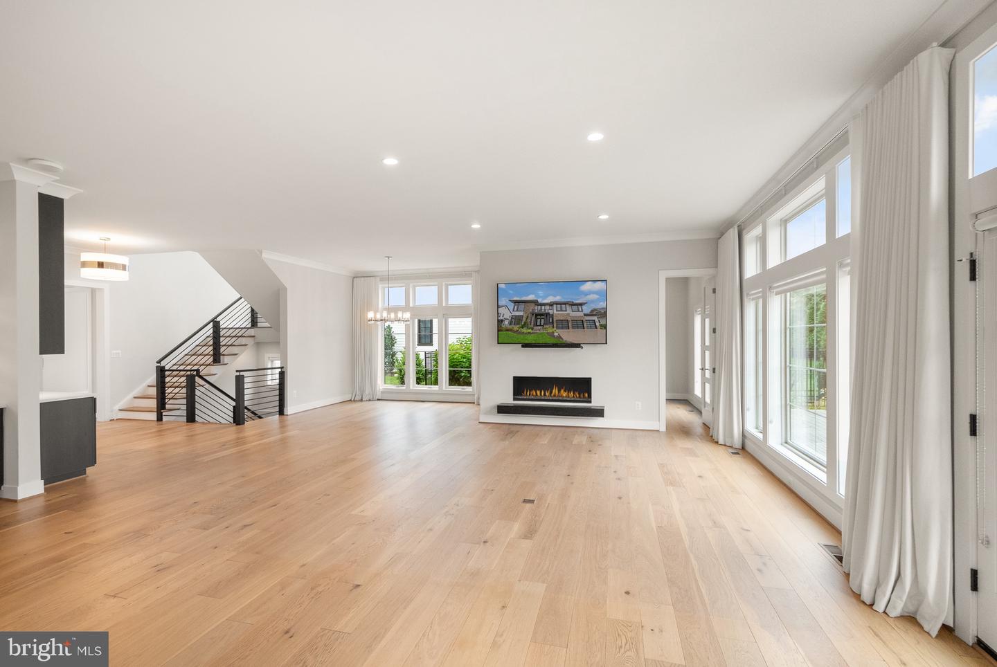 1554 DAVIDSON RD, MCLEAN, Virginia 22101, 5 Bedrooms Bedrooms, ,5 BathroomsBathrooms,Residential,For sale,1554 DAVIDSON RD,VAFX2244088 MLS # VAFX2244088