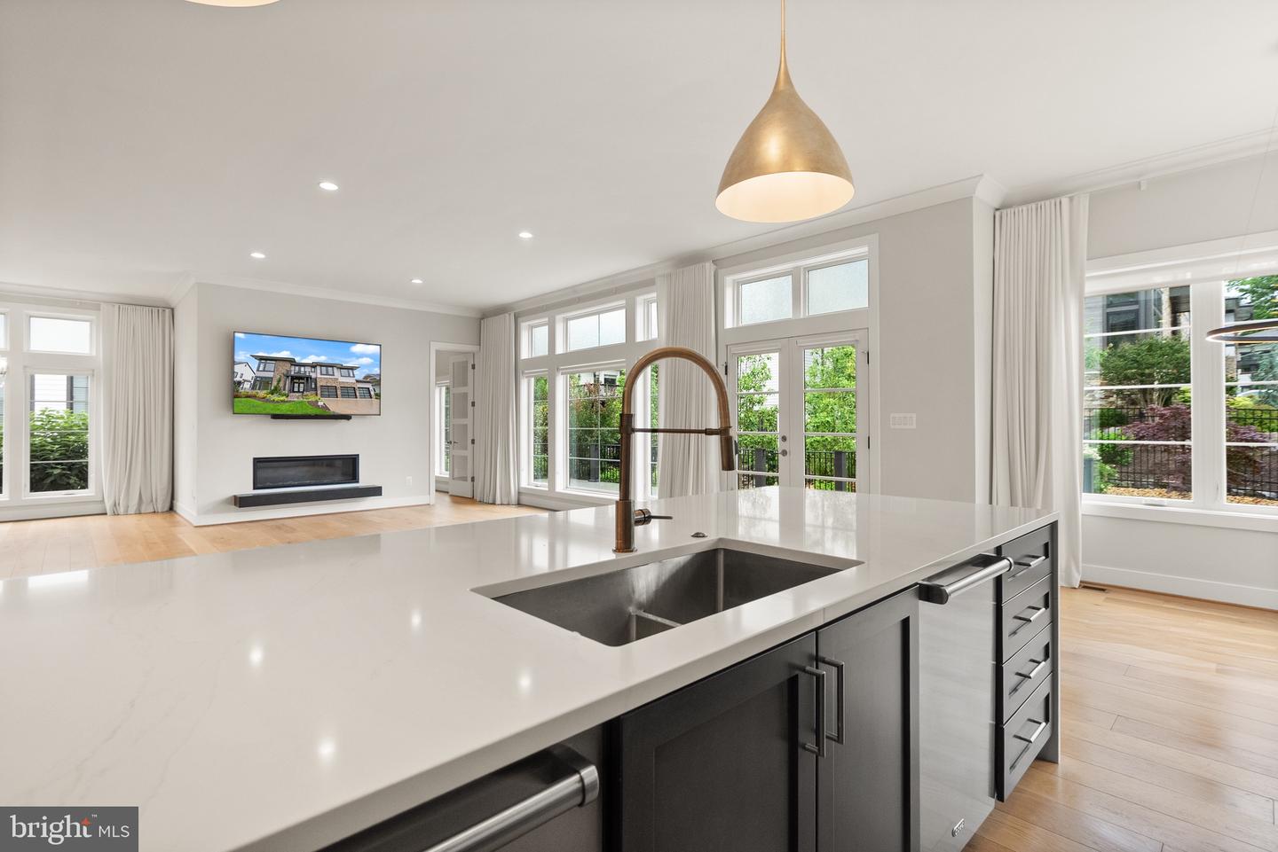 1554 DAVIDSON RD, MCLEAN, Virginia 22101, 5 Bedrooms Bedrooms, ,5 BathroomsBathrooms,Residential,For sale,1554 DAVIDSON RD,VAFX2244088 MLS # VAFX2244088