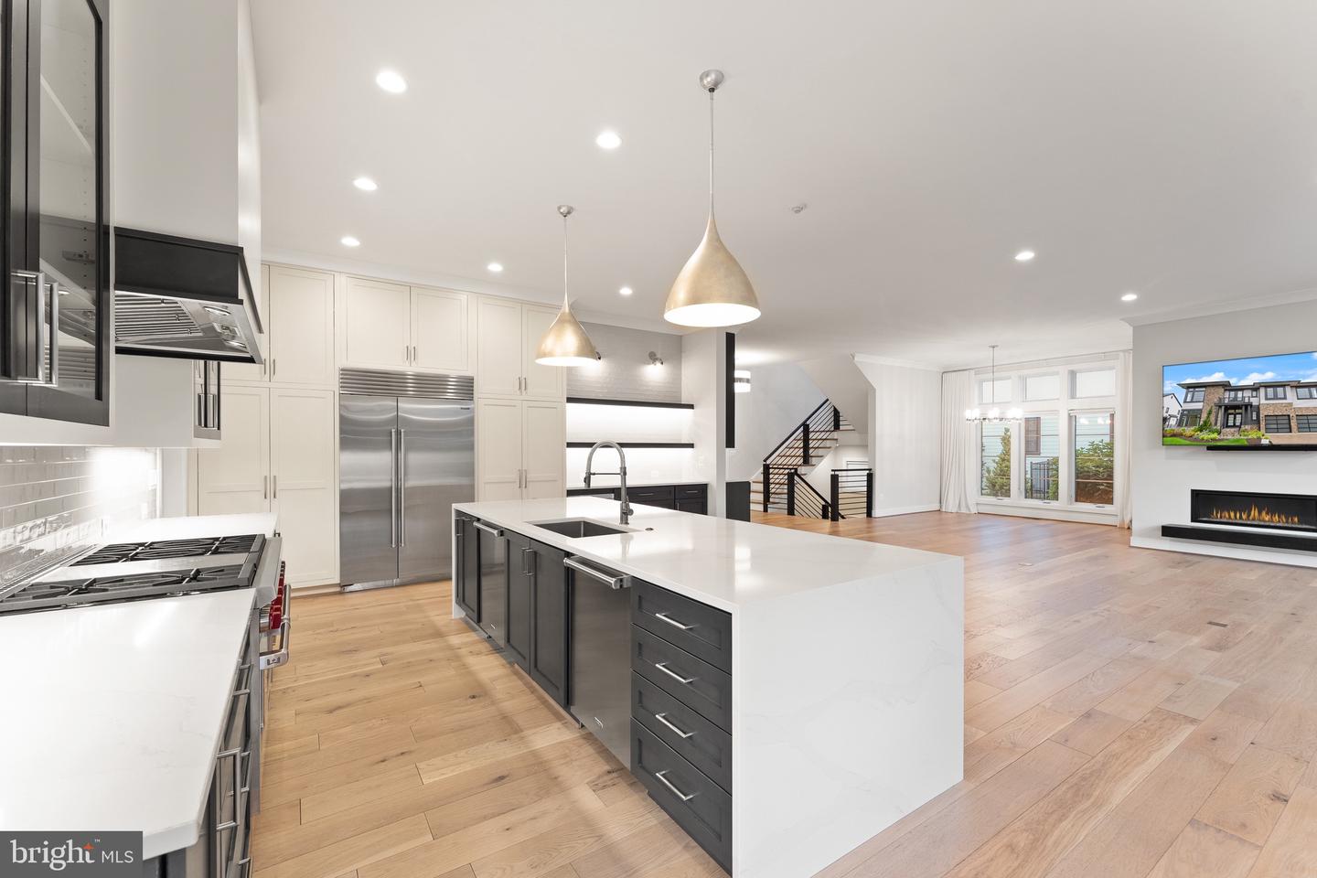 1554 DAVIDSON RD, MCLEAN, Virginia 22101, 5 Bedrooms Bedrooms, ,5 BathroomsBathrooms,Residential,For sale,1554 DAVIDSON RD,VAFX2244088 MLS # VAFX2244088