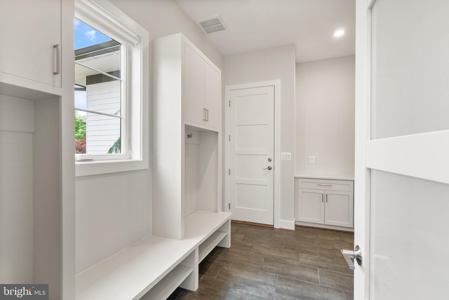 1554 DAVIDSON RD, MCLEAN, Virginia 22101, 5 Bedrooms Bedrooms, ,5 BathroomsBathrooms,Residential,For sale,1554 DAVIDSON RD,VAFX2244088 MLS # VAFX2244088