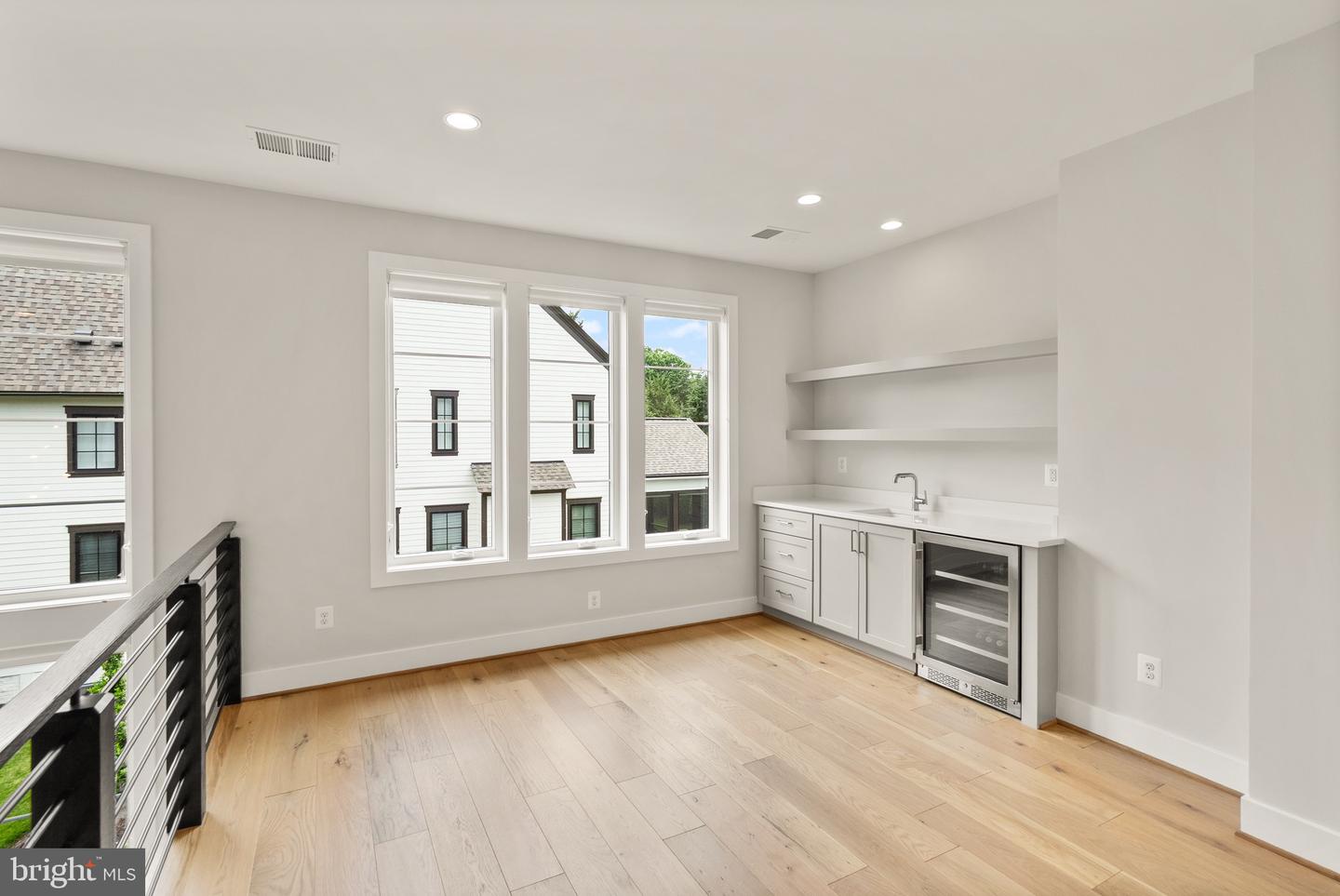 1554 DAVIDSON RD, MCLEAN, Virginia 22101, 5 Bedrooms Bedrooms, ,5 BathroomsBathrooms,Residential,For sale,1554 DAVIDSON RD,VAFX2244088 MLS # VAFX2244088